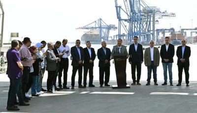رئيس الوزراء يزور شركة قناة السويس للحاويات.. صور