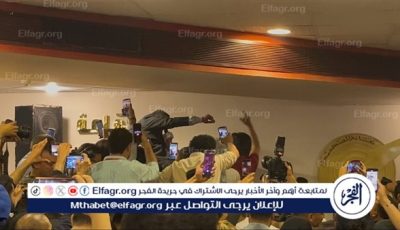 احتفالات كبيرة بنقابة الصحفيين بعد فوز “البلشي” بمقعد النقيب لدورة ثانية