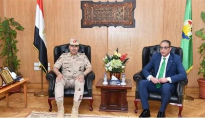 محافظ الفيوم يبحث مع قائد قوات الدفاع الشعبي والعسكري سبل التعاون المشترك وتعزيز جهود التنمية