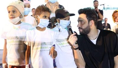 “الأطفال أبطال الحكاية”.. رسالة حب وأمل من الفنان رامي جمال إلى الأطفال مرضى أورام الأقصر