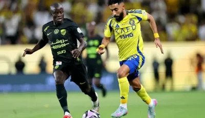 فضيحة تحكيمية.. حكم الاتحاد والنصر يخرق البروتوكول ويستخدم الفار بطريقة خاطئة!!